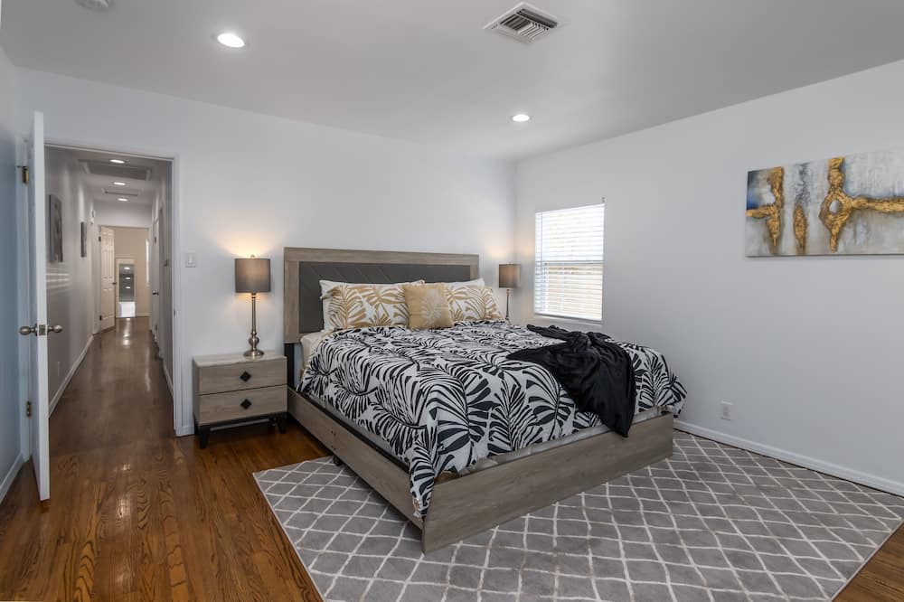 Photo of Bedroom in Valley Village