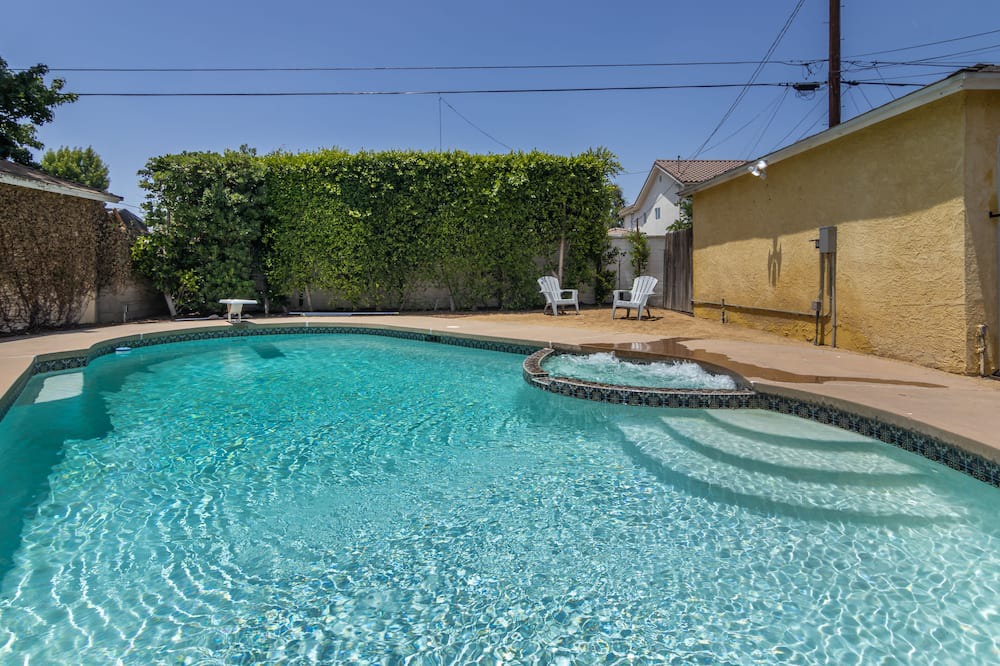 Photo of Outdoor in Valley Village