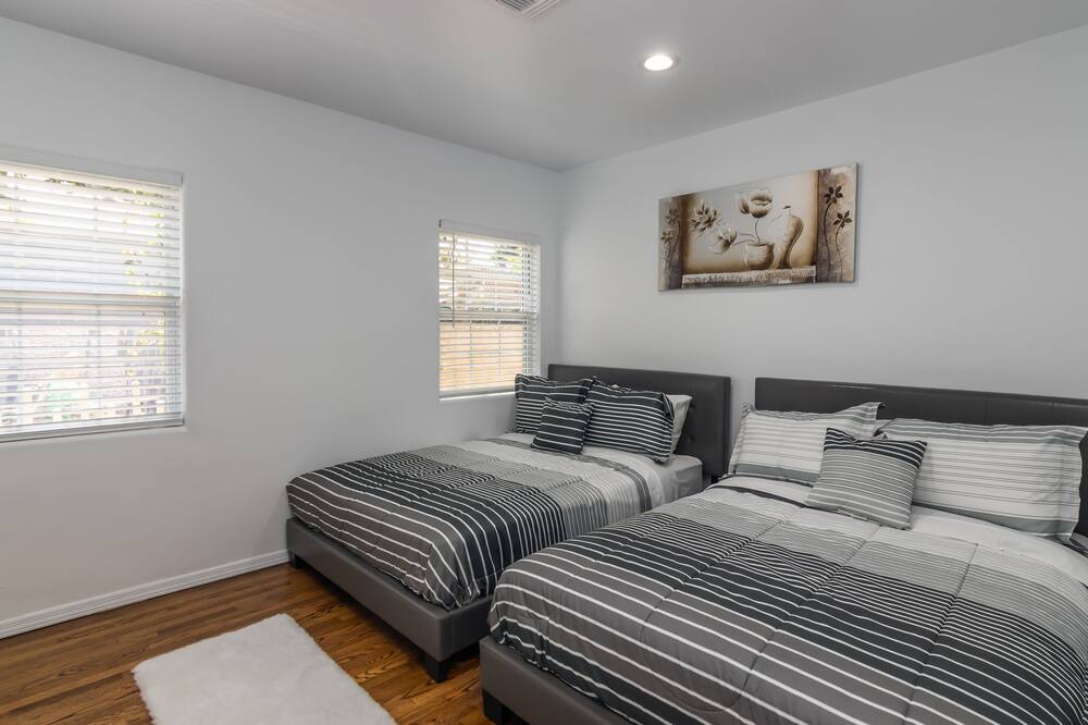 Photo of Bedroom in Valley Village