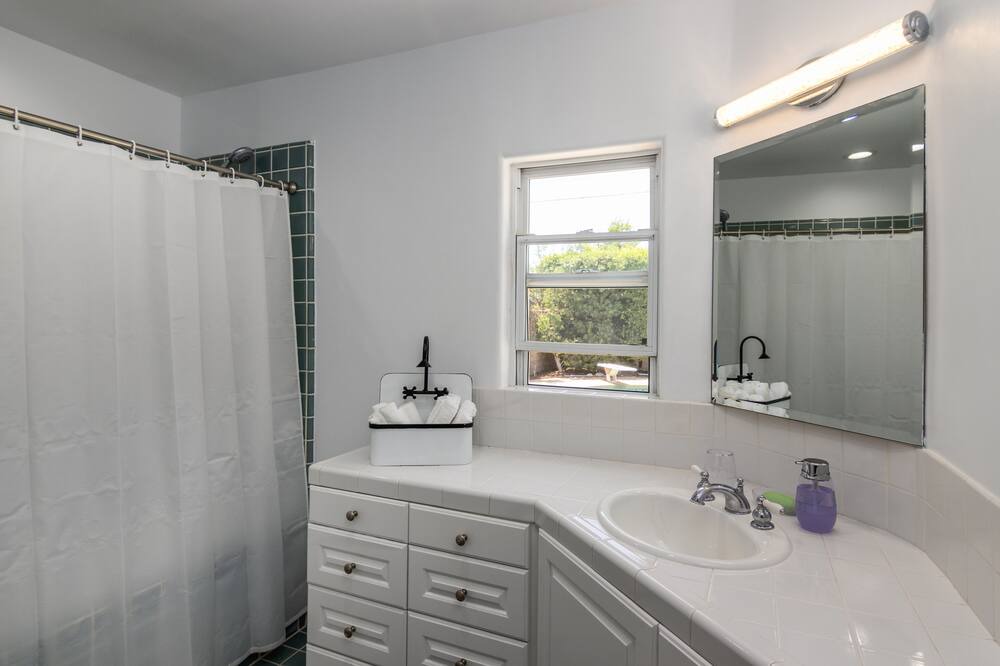 Photo of Bathroom in Valley Village