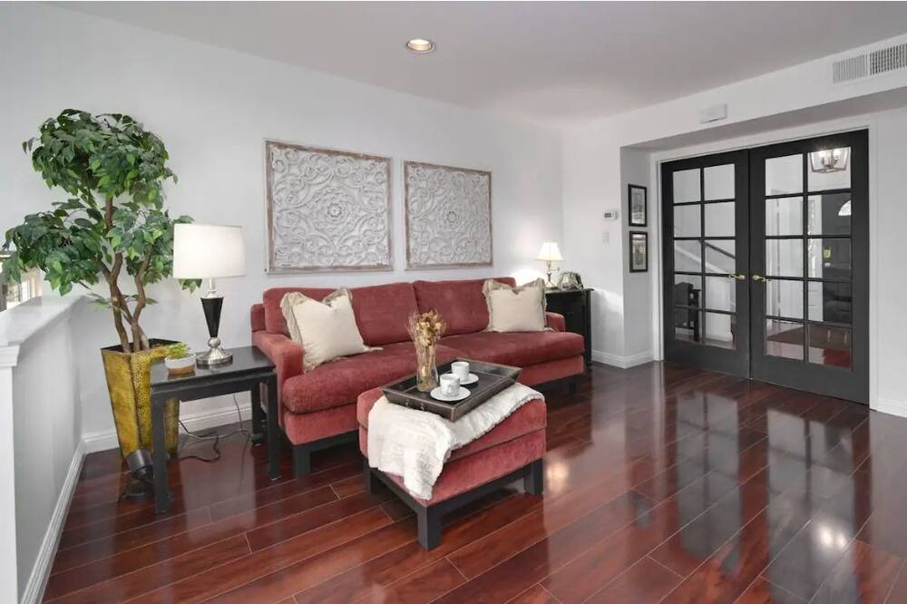 Photo of Bedroom in Thousand Oaks
