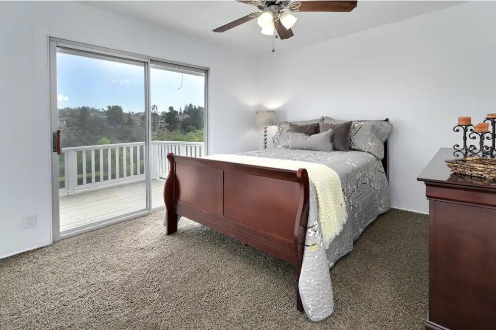 Photo of Patio Balcony in Thousand Oaks
