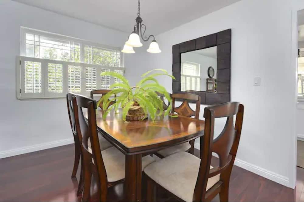 Photo of Bedroom in Thousand Oaks