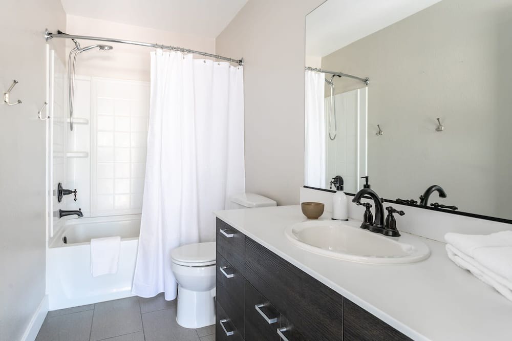 Photo of Bathroom in Big Bear