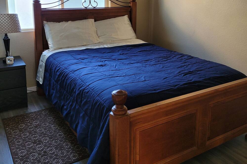 Photo of Bedroom in Ocean View Hills