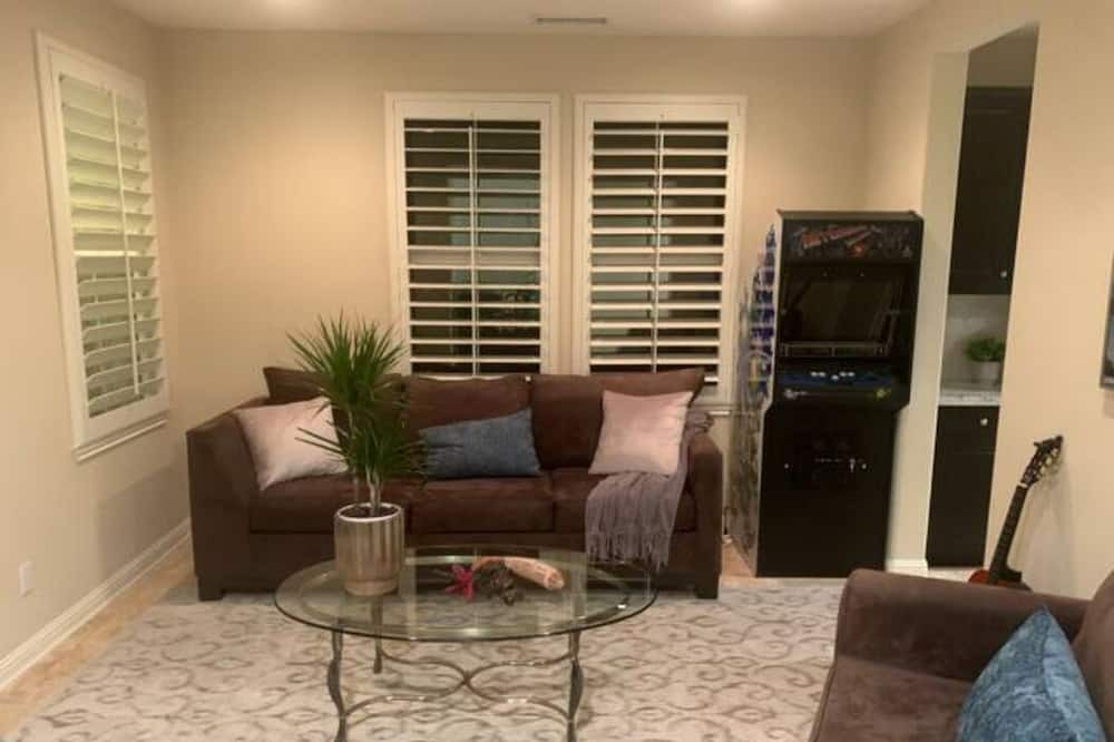 Photo of Bedroom in Laguna Niguel