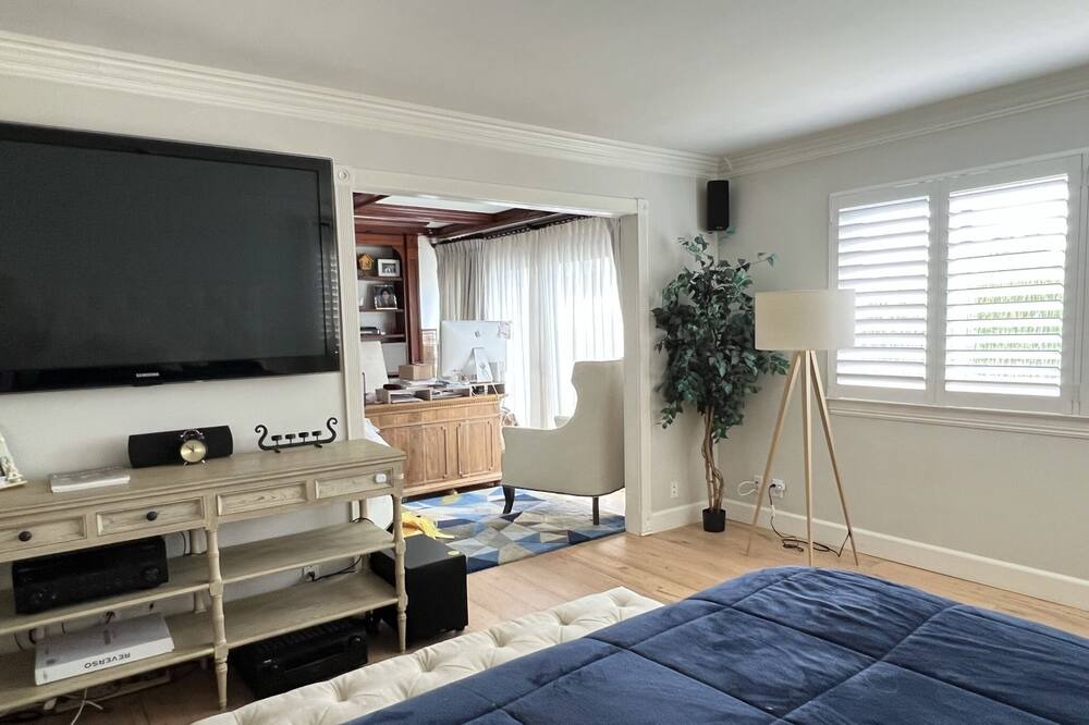 Photo of Bedroom in Fountain Valley