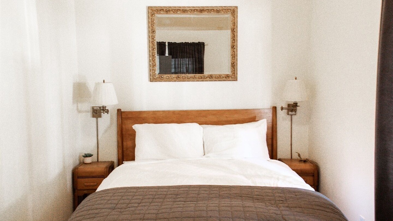 Photo of Bedroom in Twin Peaks