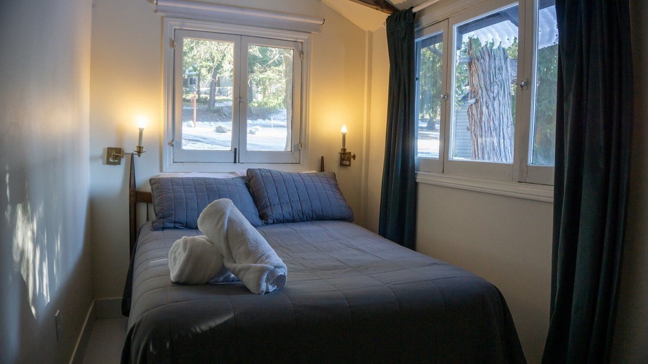 Photo of Bedroom in Twin Peaks