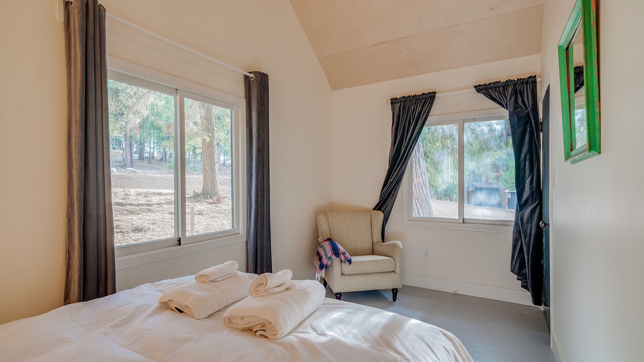 Photo of Bedroom in Twin Peaks