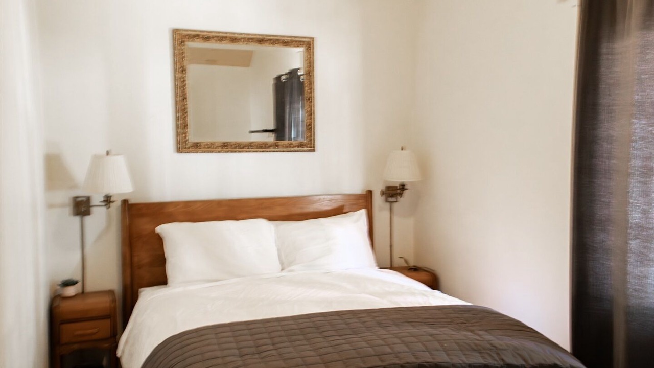 Photo of Bedroom in Twin Peaks