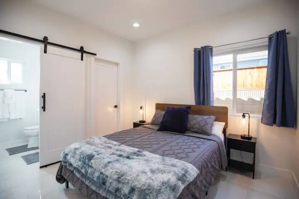 Photo of Bedroom in Fountain Valley