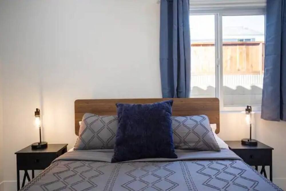 Photo of Bedroom in Fountain Valley