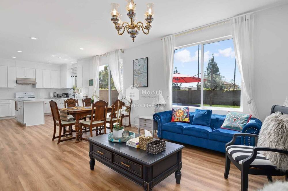 Photo of Livingroom in Westmont