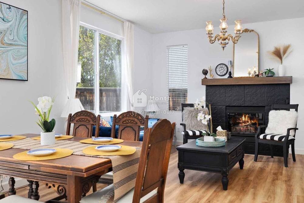 Photo of Livingroom in Westmont