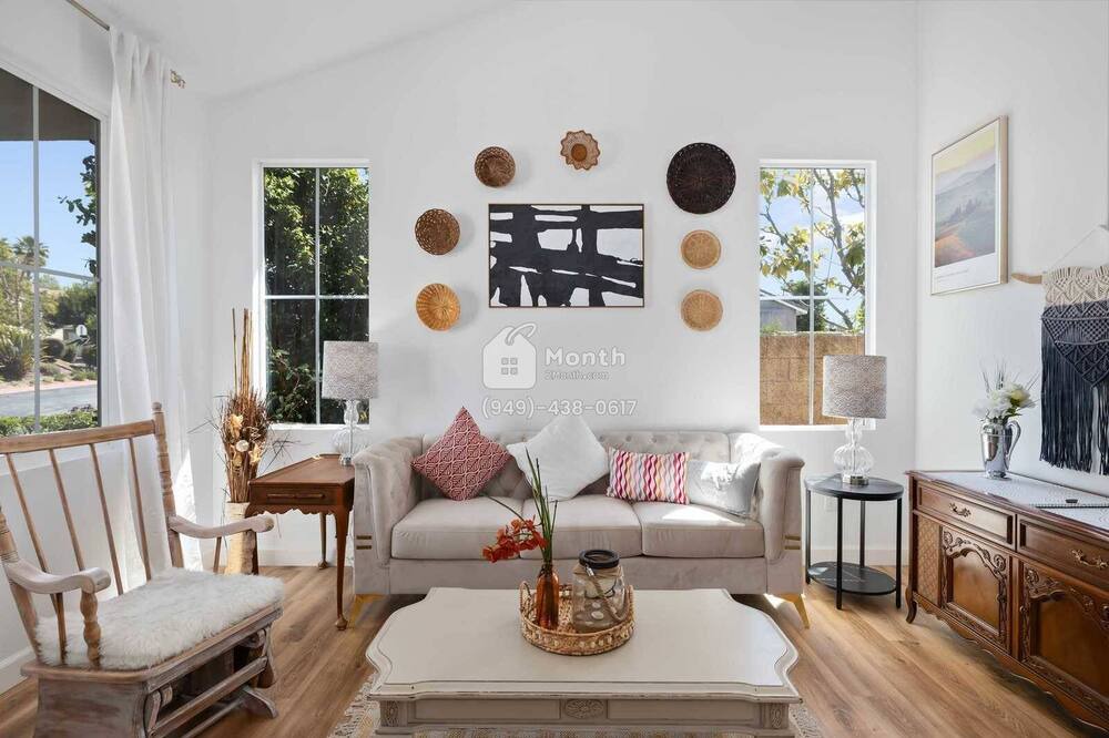 Photo of Livingroom in Westmont