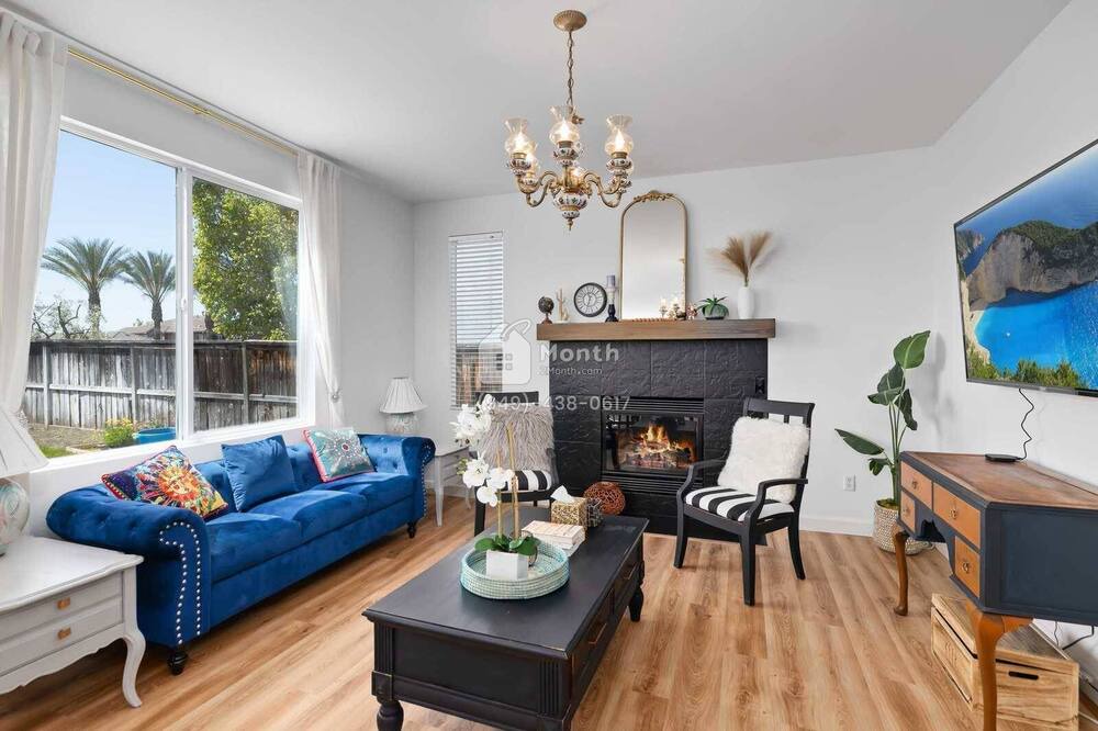 Photo of Livingroom in Westmont