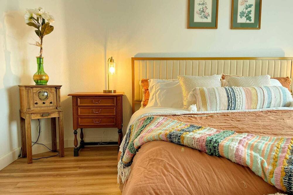 Photo of Bedroom in Westmont