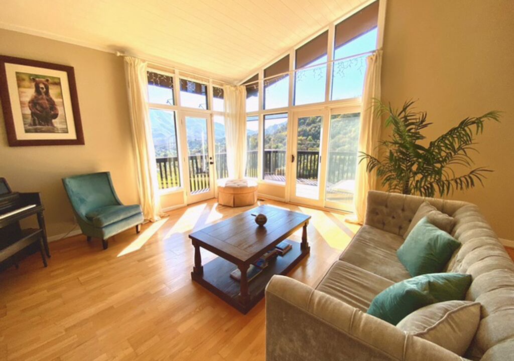 Photo of Livingroom in Topanga