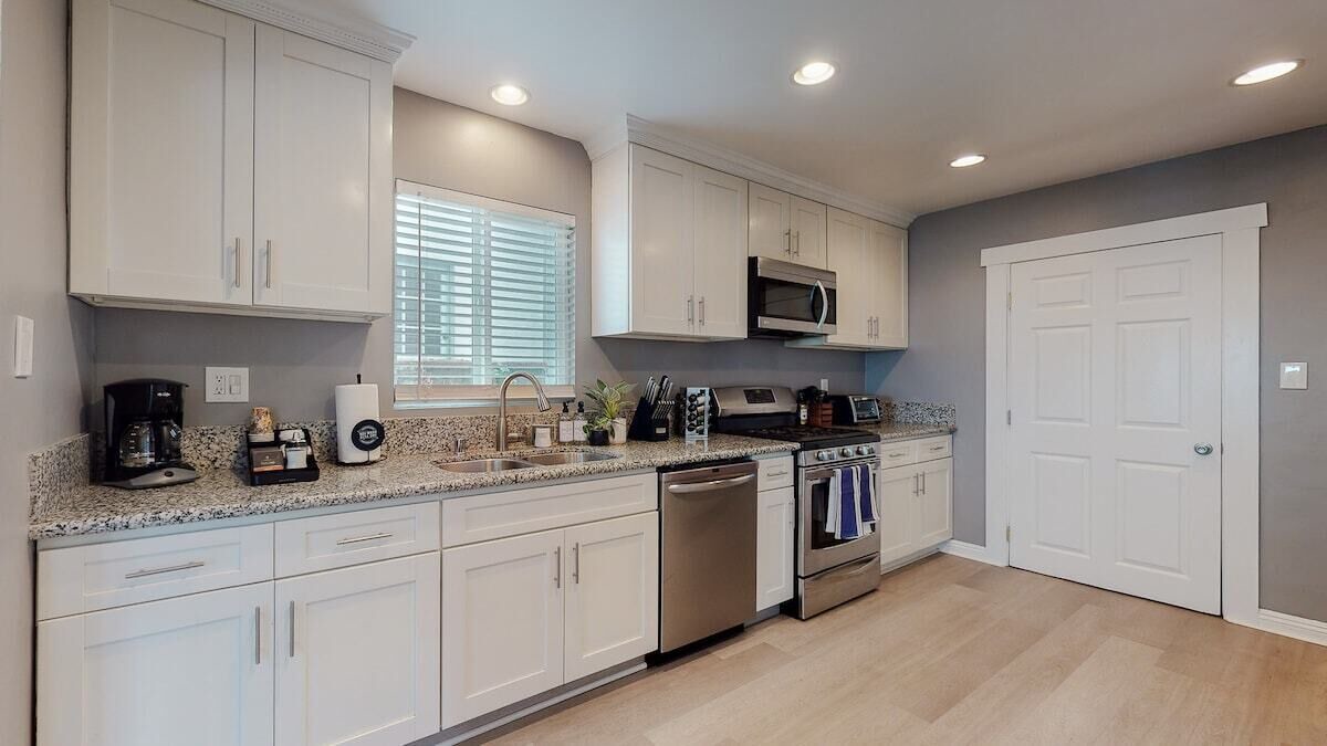 Photo of Kitchen in West Los Angeles