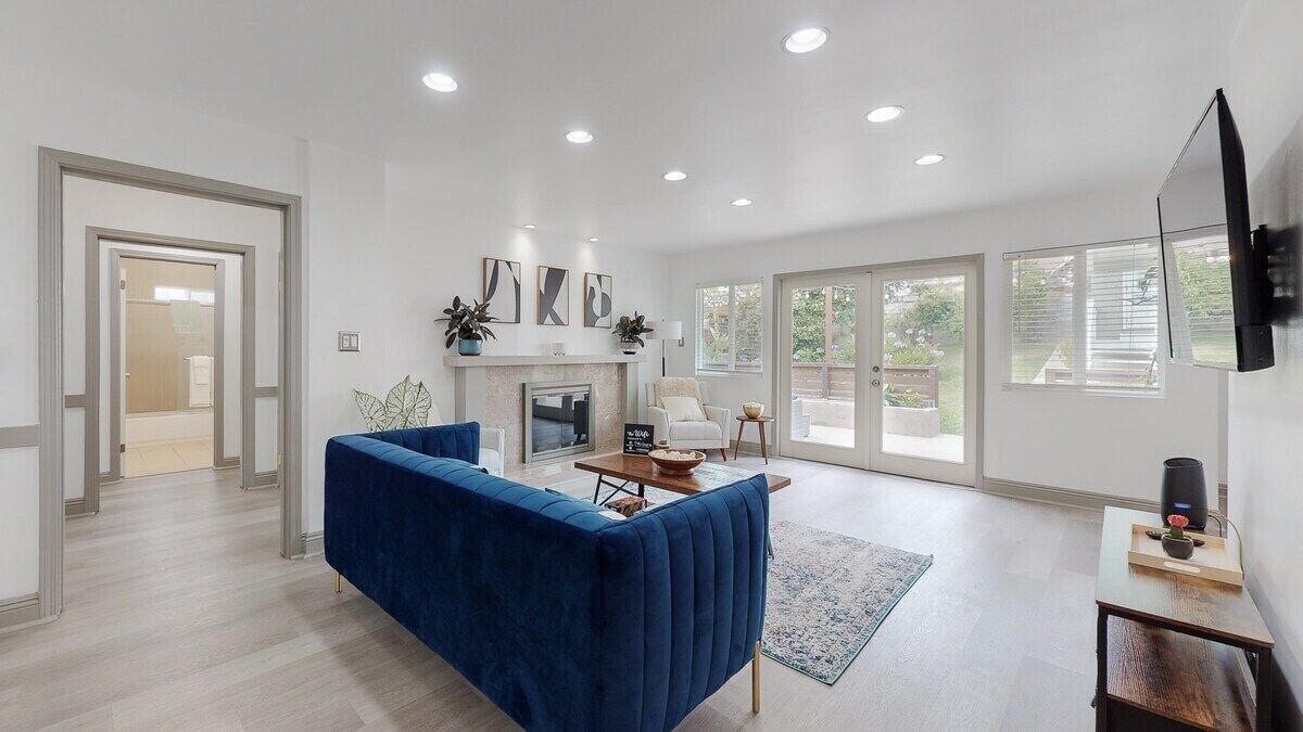 Photo of Livingroom in West Los Angeles
