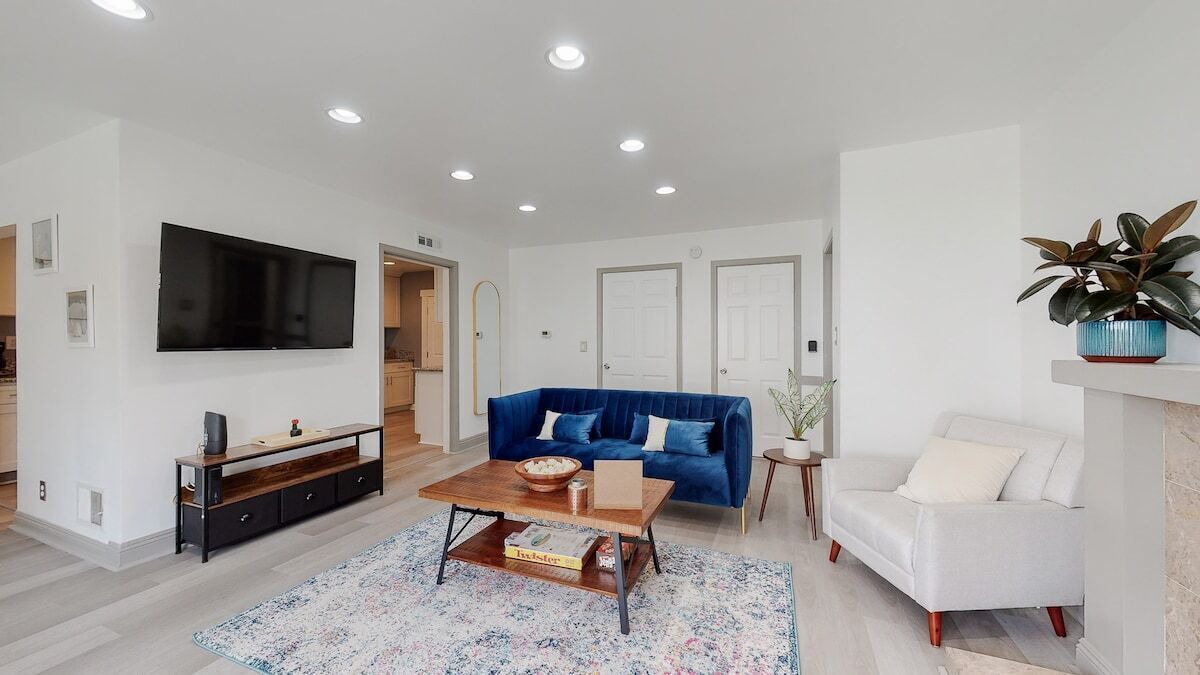 Photo of Livingroom in West Los Angeles