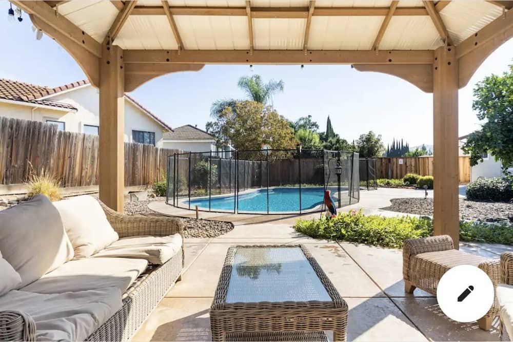 Photo of Outdoor in Antioch