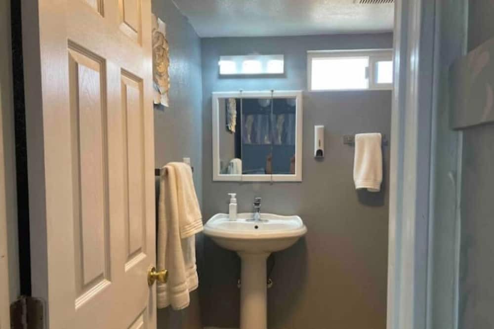 Photo of Bathroom in Banning