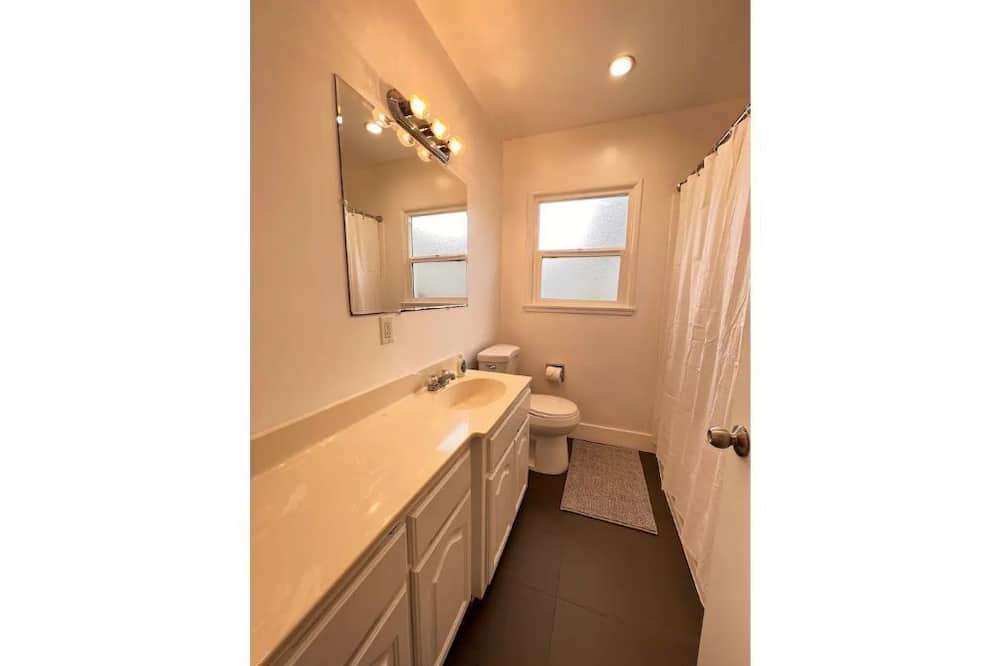Photo of Bedroom in Northridge