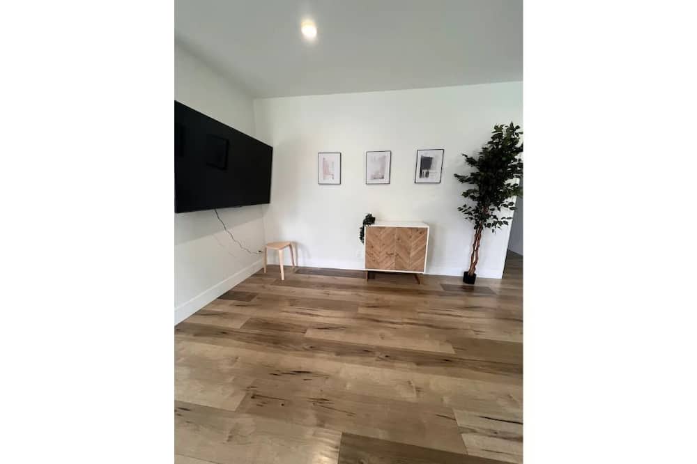 Photo of Bedroom in Northridge