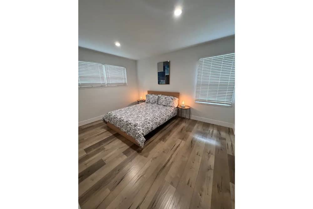 Photo of Bedroom in Northridge