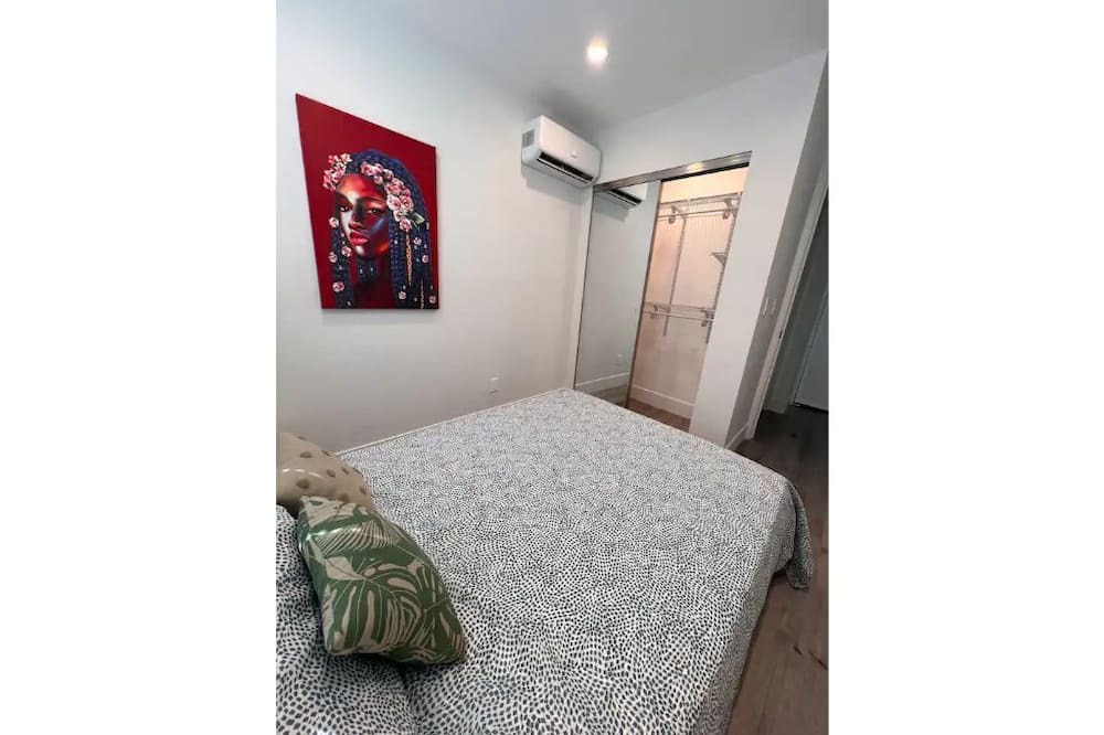 Photo of Bedroom in Northridge