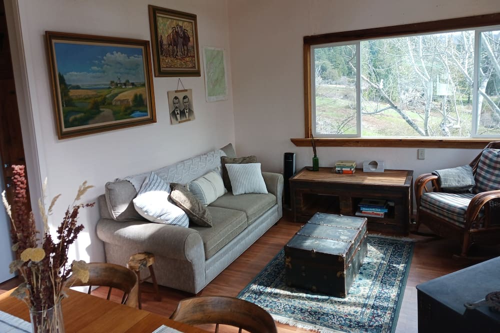 Photo of Livingroom in Dutch Flat