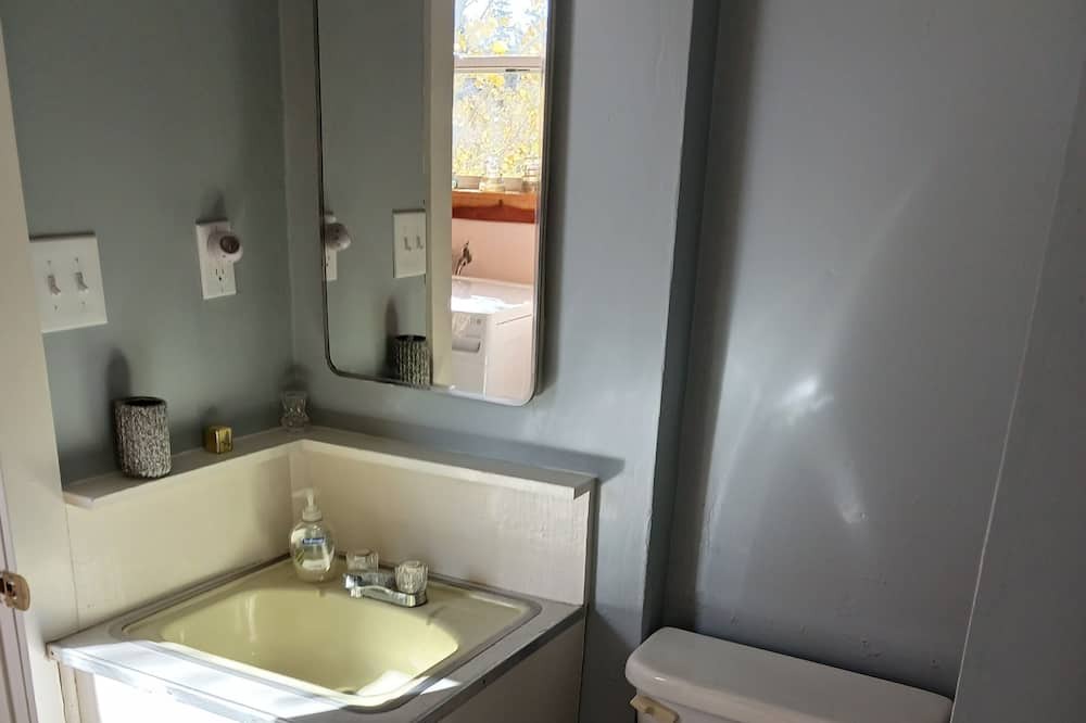 Photo of Bathroom in Dutch Flat