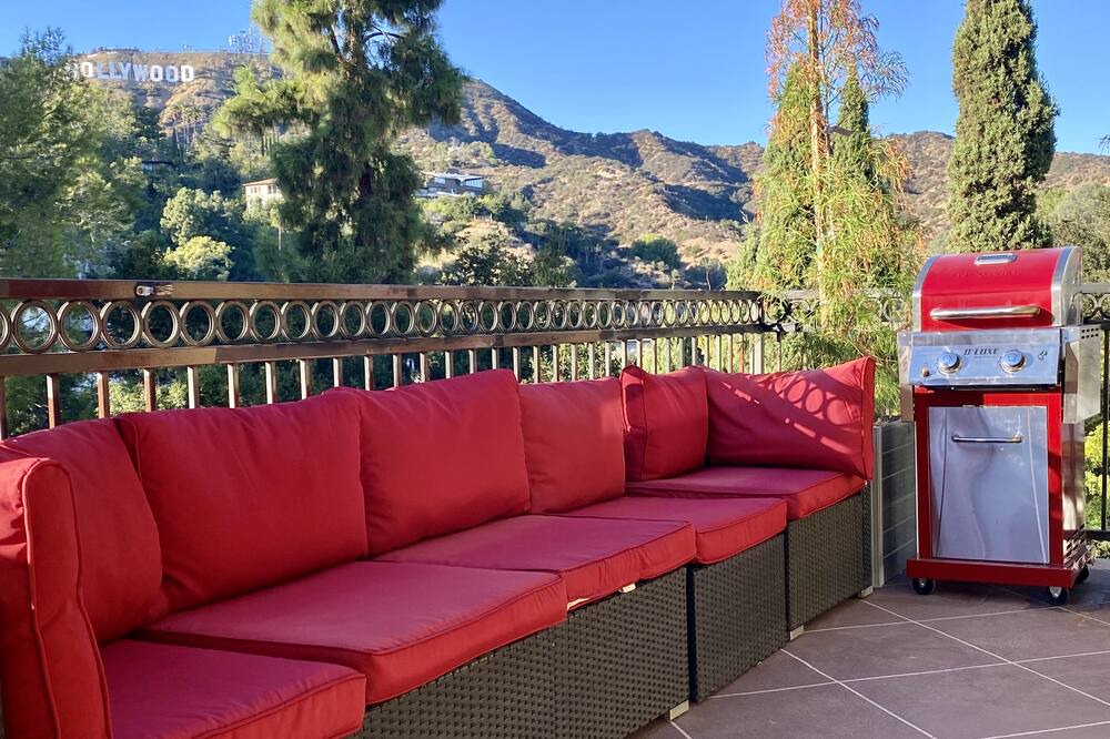 Photo of Patio Balcony in Beachwood Canyon
