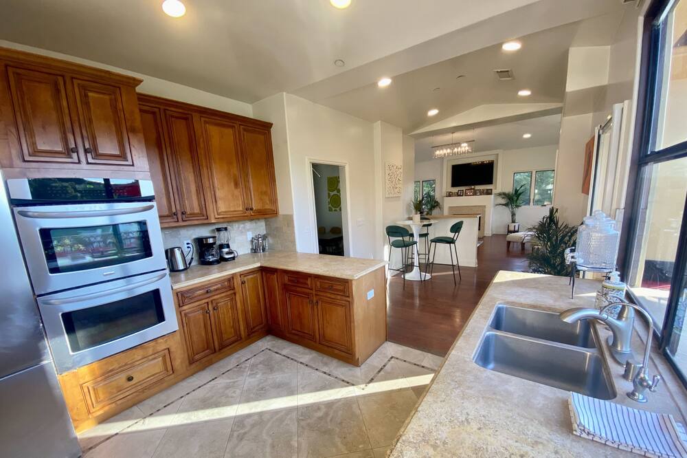 Photo of Kitchen in Beachwood Canyon