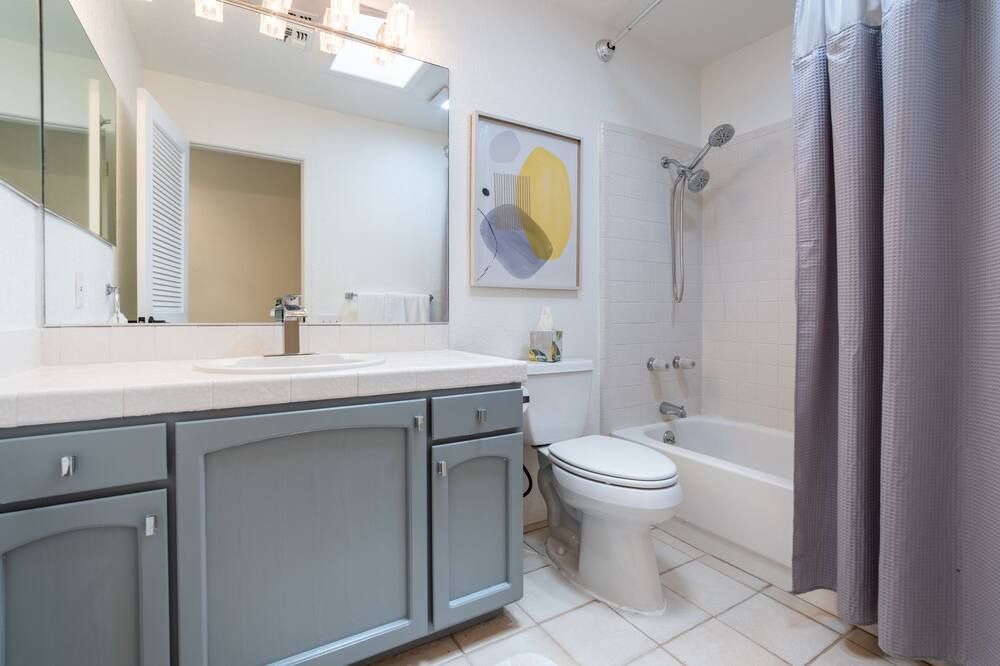 Photo of Bathroom in Bermuda Dunes