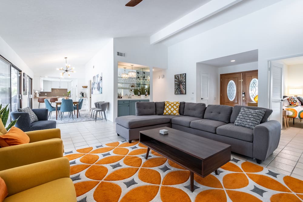 Photo of Livingroom in Bermuda Dunes