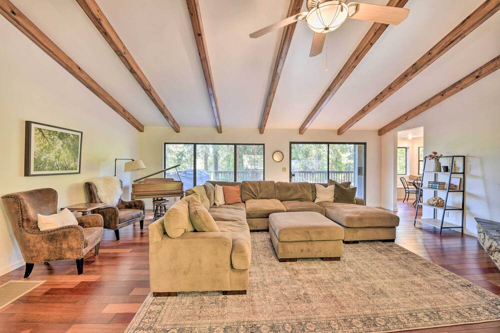Photo of Livingroom in Pollock Pines