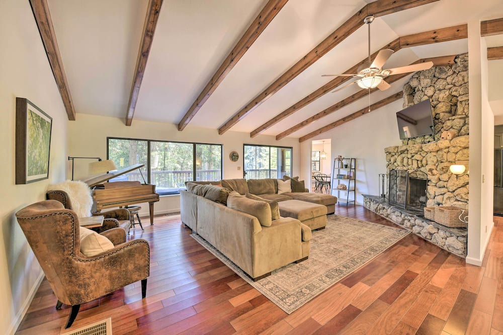 Photo of Bedroom in Pollock Pines