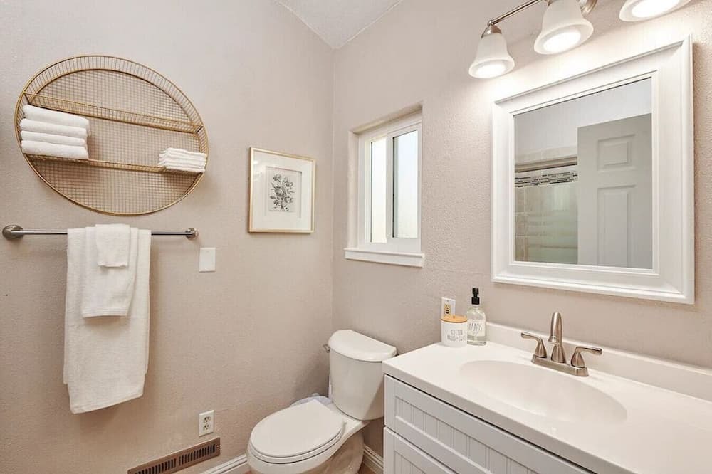 Photo of Bathroom in Tower District