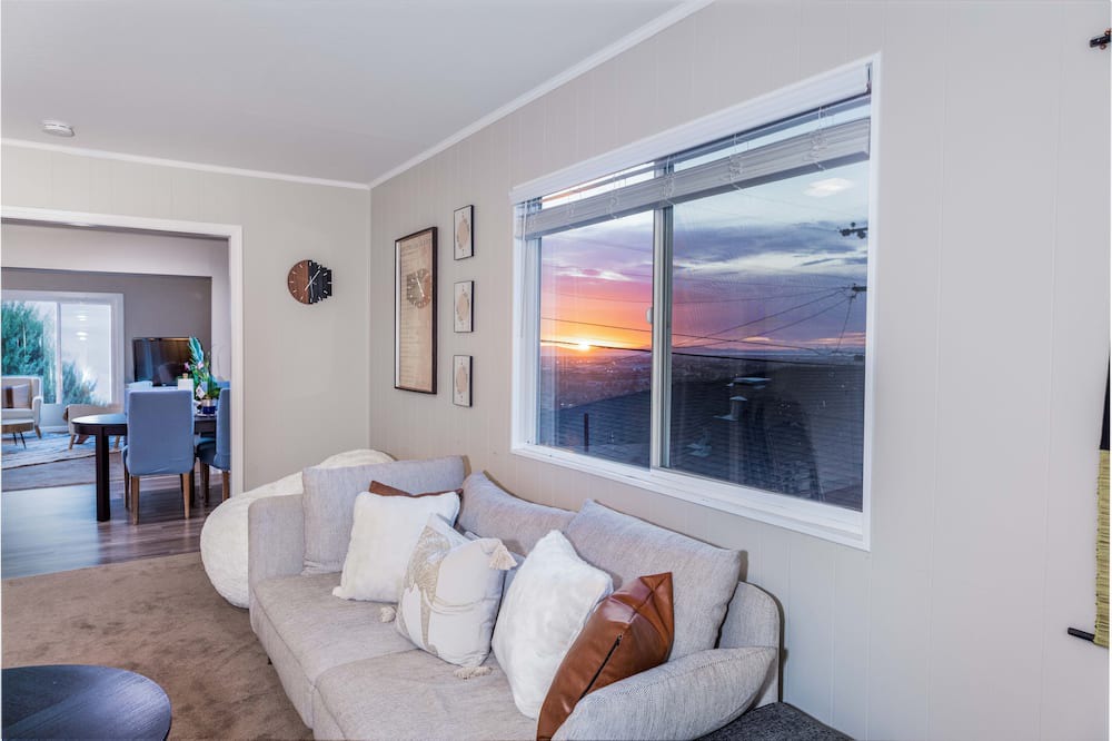 Photo of Livingroom in Castro Valley