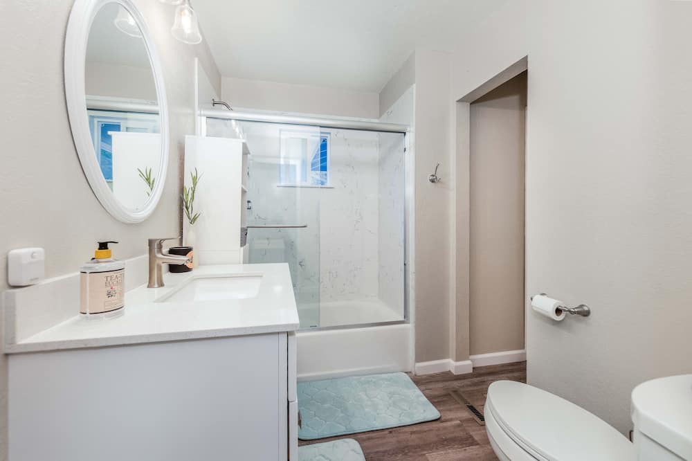 Photo of Bathroom in Castro Valley