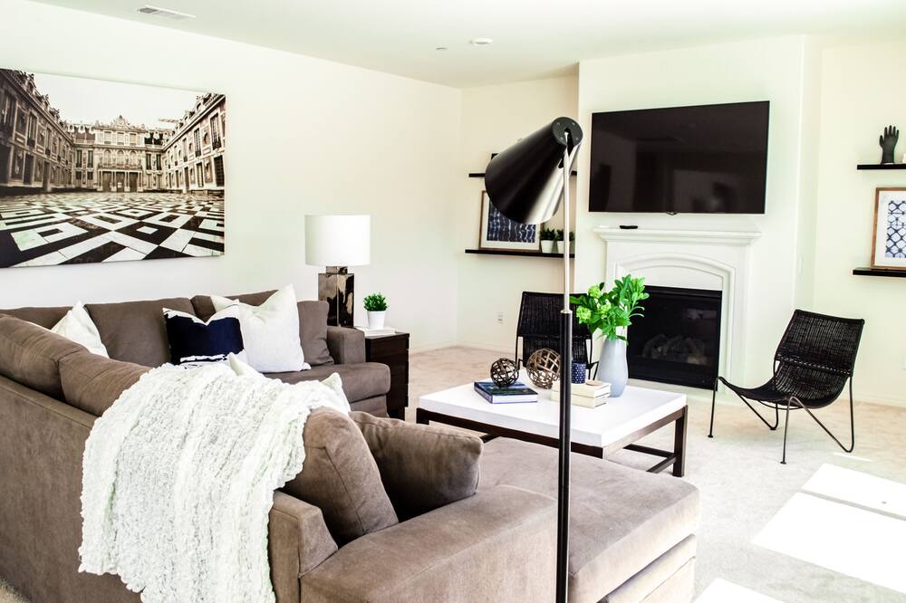 Photo of Bedroom in Mira Loma
