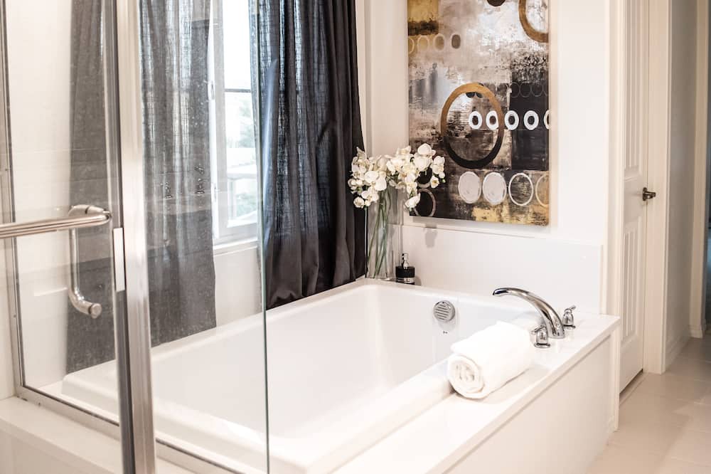 Photo of Bathroom in Mira Loma