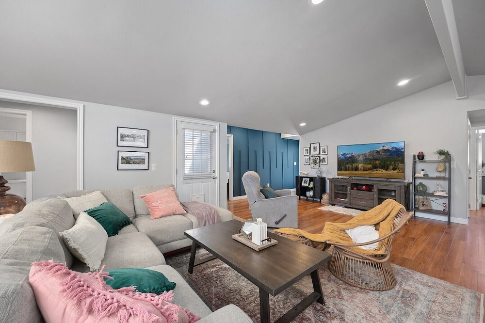 Photo of Livingroom in Northwest Anaheim