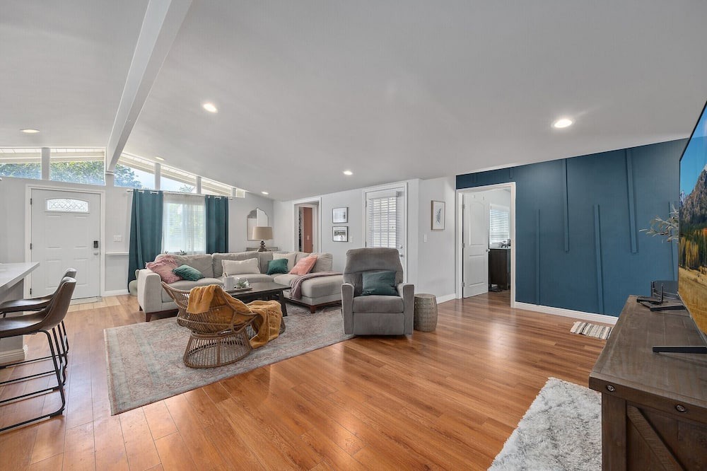 Photo of Livingroom in Northwest Anaheim