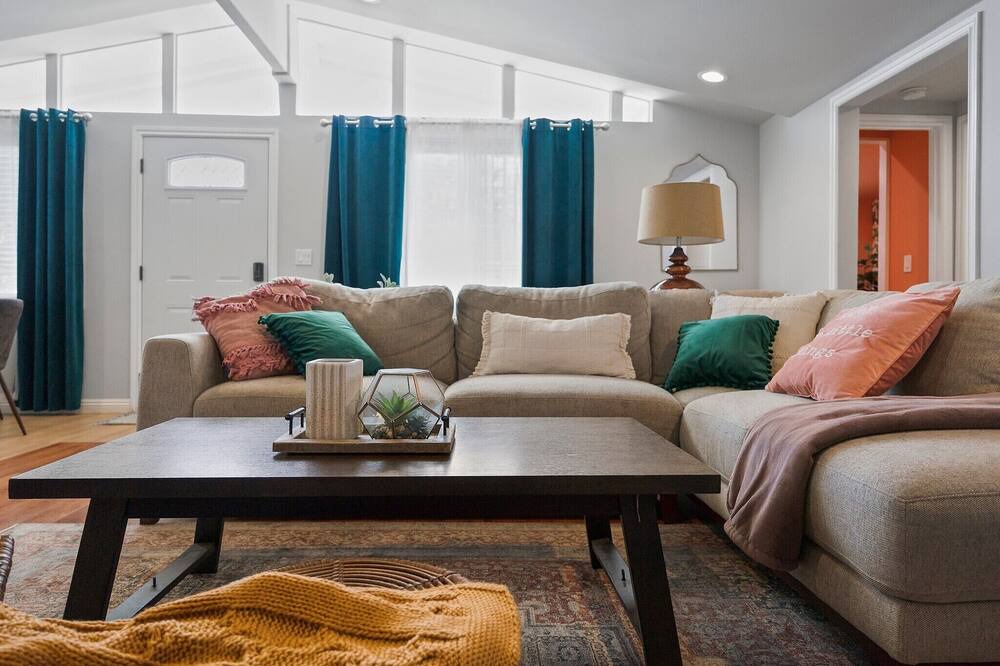 Photo of Livingroom in Northwest Anaheim