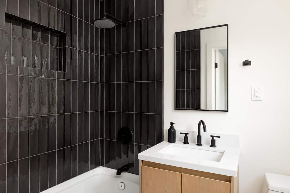 Photo of Bathroom in Mission Hills