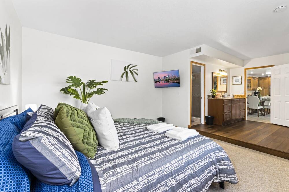 Photo of Bedroom in Fountain Valley